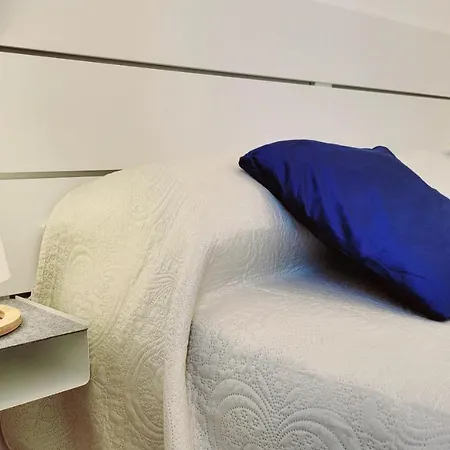 Zanzi 's Charming 3*