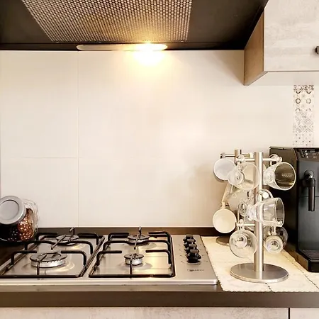 Zanzi 's Charming 3* Avola